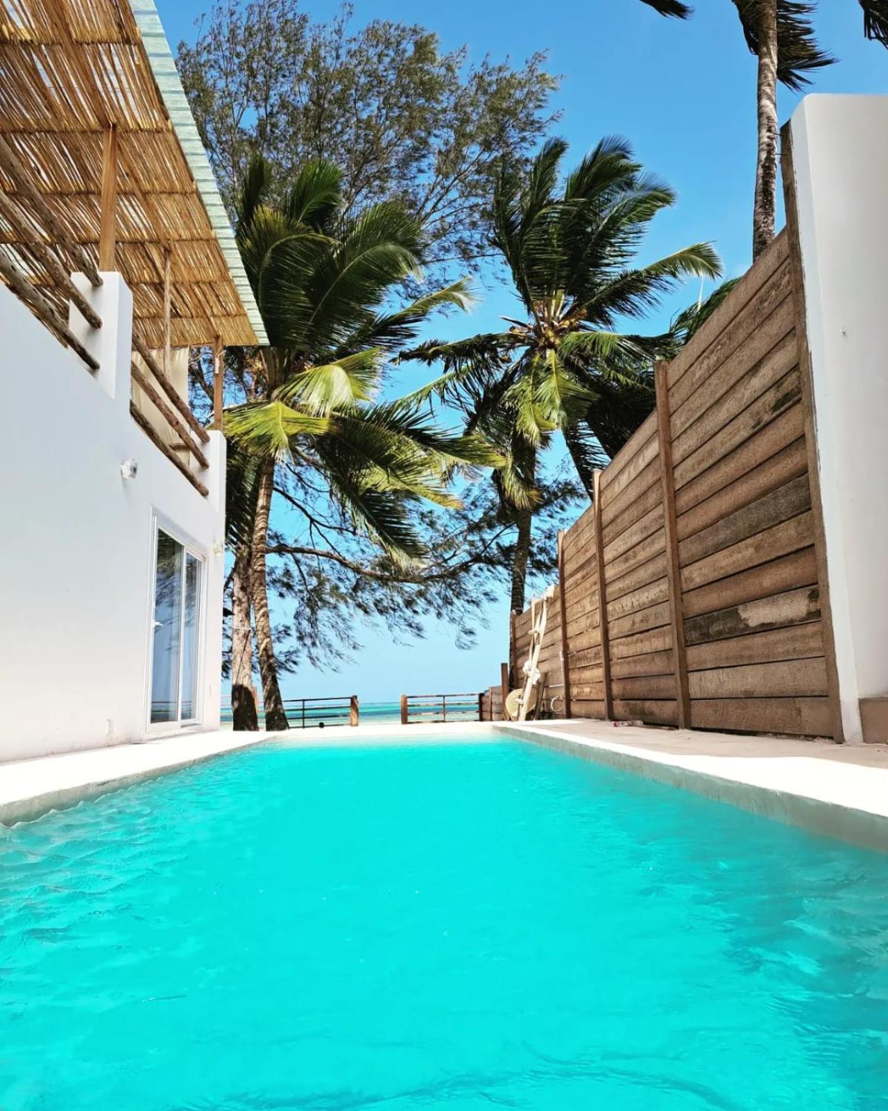 Boho Boutique Hotel - Beachfront , Adults Only , Private Pool Kiwengwa  Bilik gambar