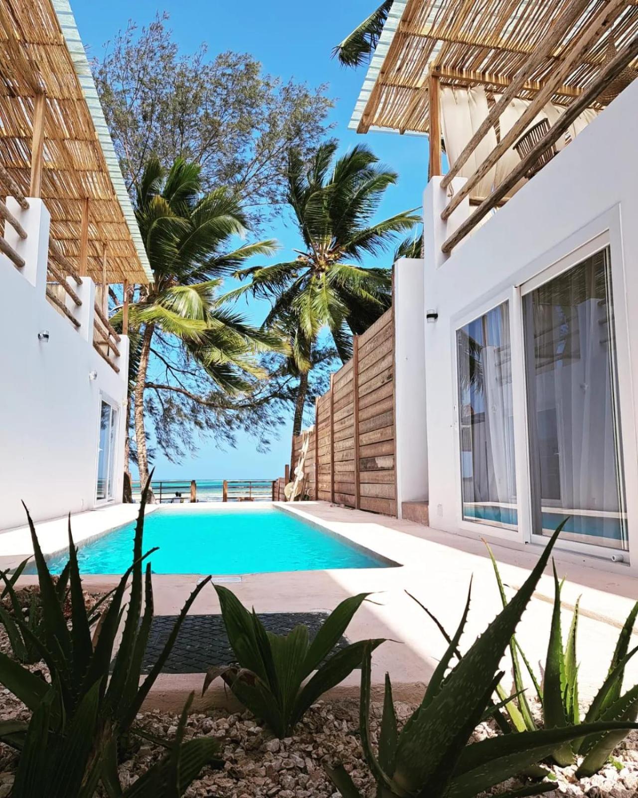 Boho Boutique Hotel - Beachfront , Adults Only , Private Pool Kiwengwa  Bilik gambar